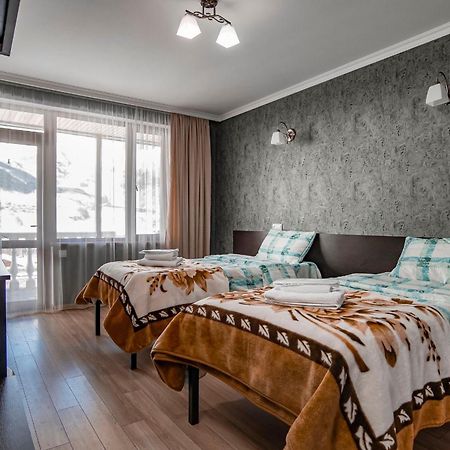 Roza Guesthouse Kazbegi Exterior photo
