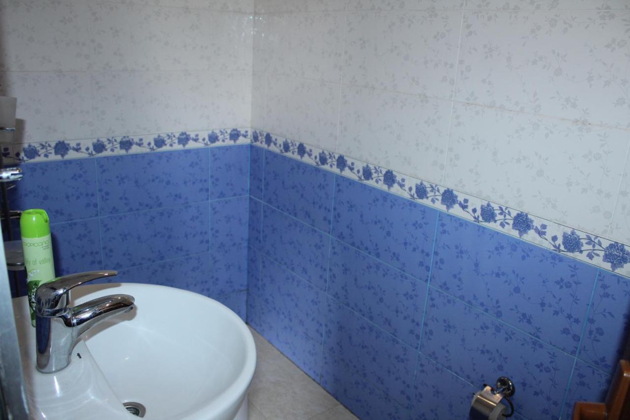 Roza Guesthouse Kazbegi Exterior photo