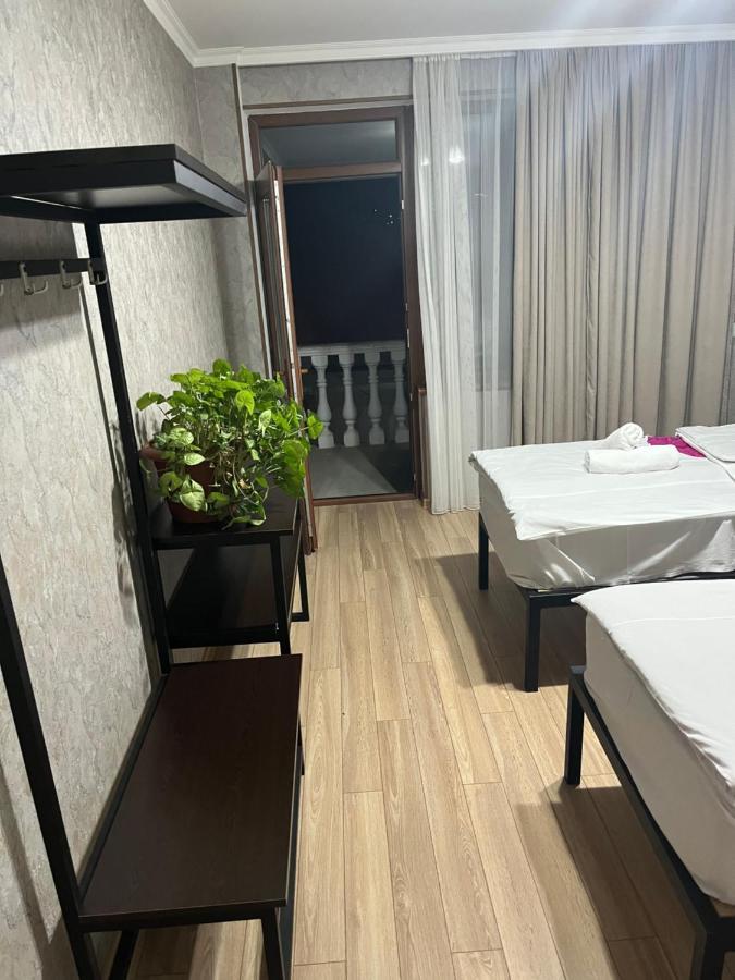 Roza Guesthouse Kazbegi Exterior photo